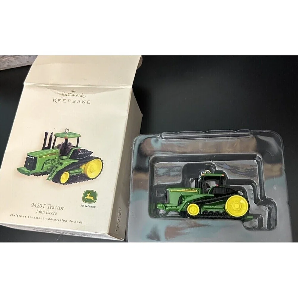 Hallmark Keepsake Ornament 9420T John Deere Tractor 2007
